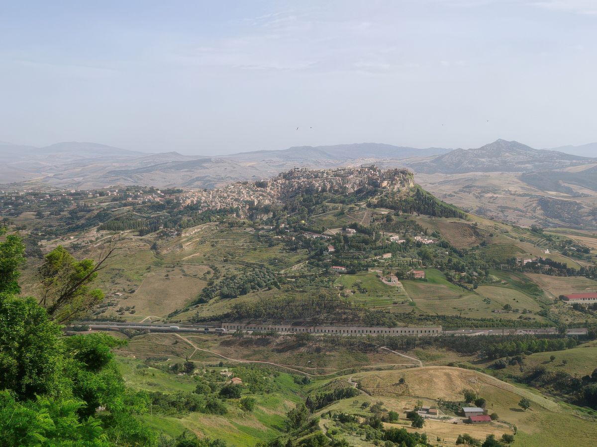 Enna: vue sur Calascibetta.