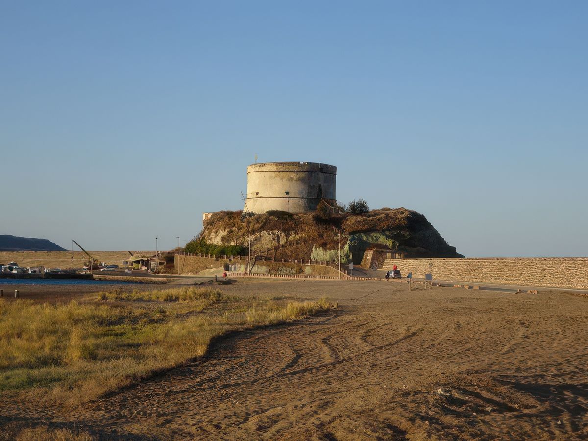 Marina de Bosa: la tour.