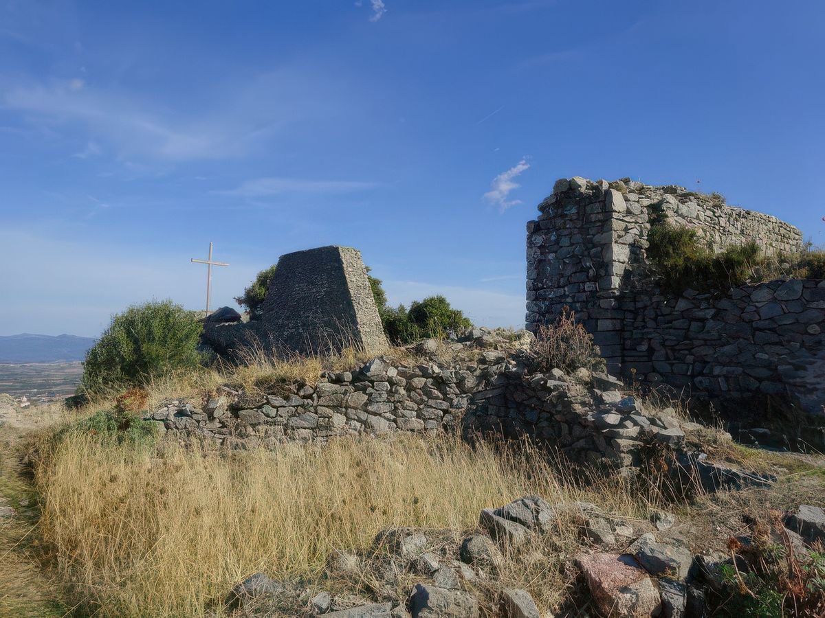 Environs de Cuglieri: ruines du Casteddu Etzu.