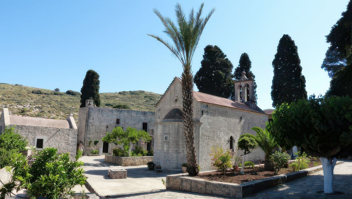 L'église (XVIIe siècle) du monastère d'Arietou abrite une remarquable iconostase, hélas personne pour nous ouvrir la porte.