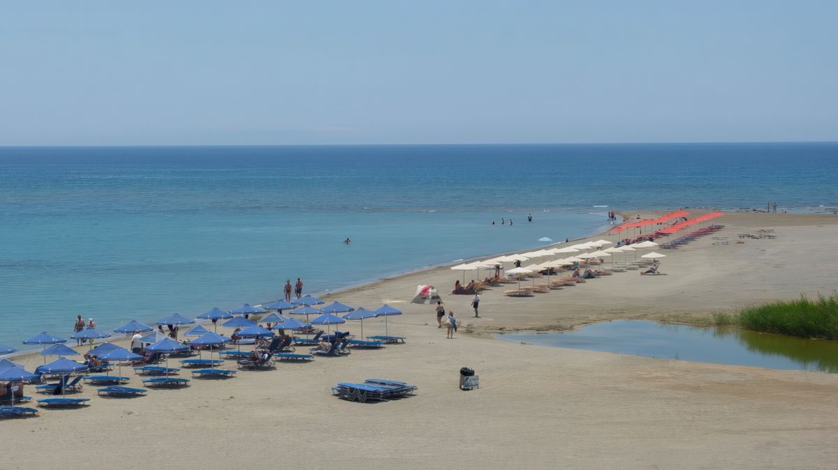 Nous voici à présent sur la plage de Frangokastello, peu de monde, l'endroit est calme.