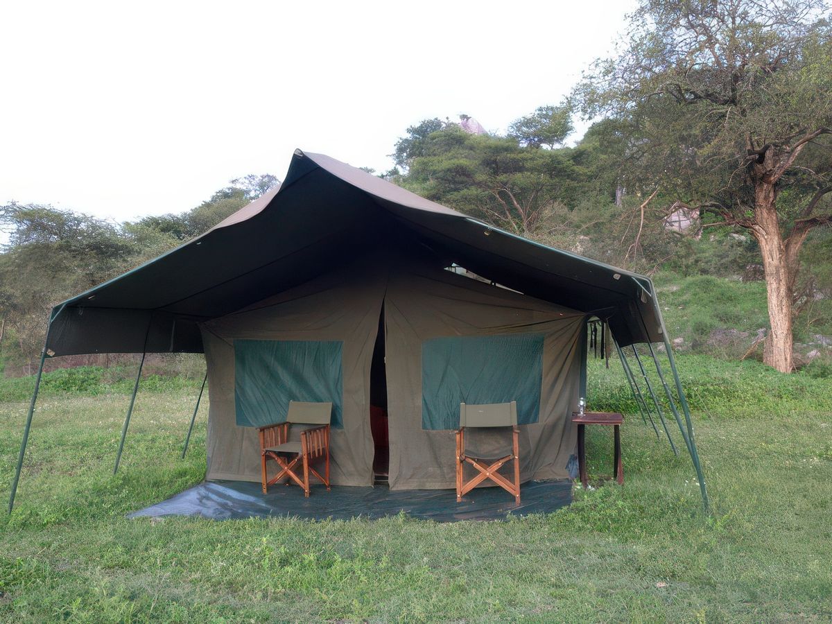Notre tente, campement provisoire d'Olaado dans le Serengeti