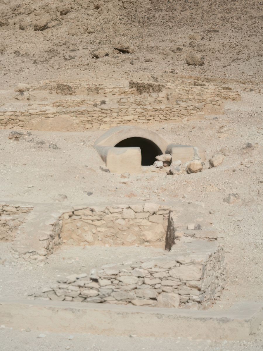 Entrée du tombeau d'un noble