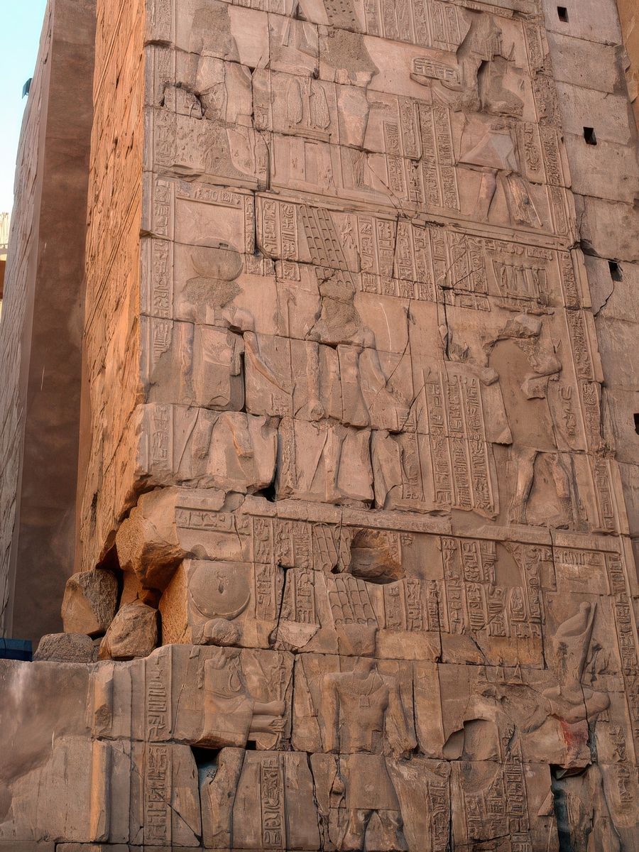 Mur d'entrée du temple