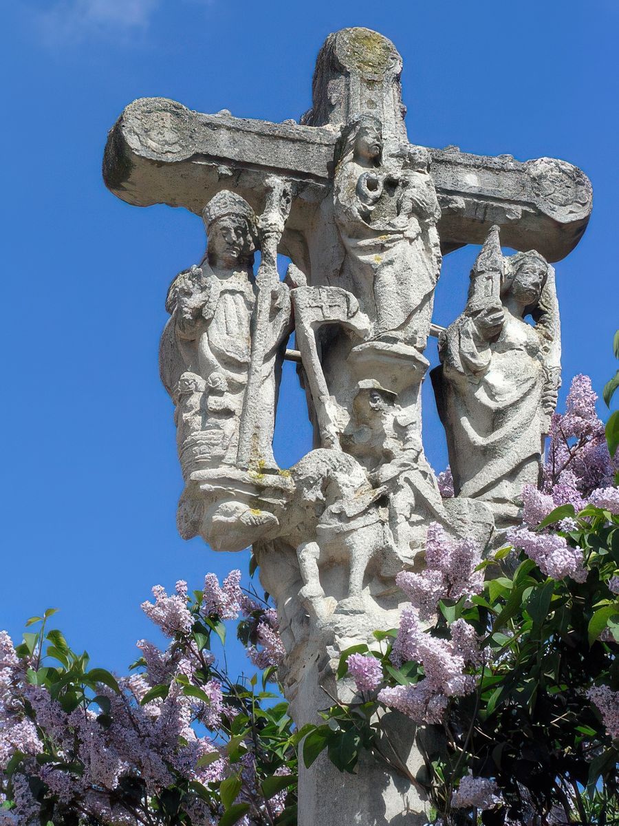 Croix-Calvaire de Rouvres-la-Chétive