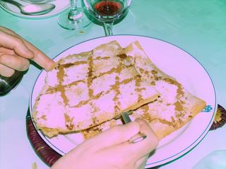 Pastella au miel et lait typiquement marocain.