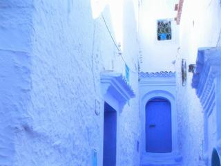 Ruelle bleutée