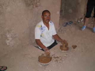 Artisan potier à Tamegroute - Maroc