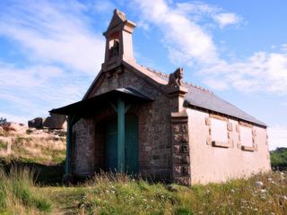 Petite chapelle sur la Côte de Granit Rose - Bretagne