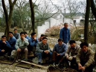 Lors d'un voyage en Chine en 1993, rencontre avec des travailleurs.