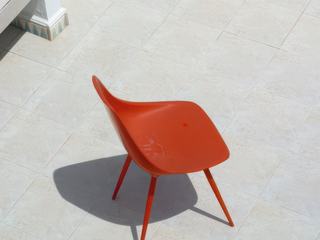 Chaise sur une terrasse à Essaouira au Maroc