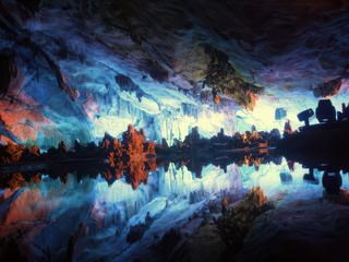 Lac souterrain de la grotte des flûtes de roseaux : Chine