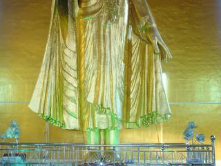 Dans un temple birman.
