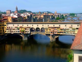 Les ponts par icare : Vue sur le Ponte Vecchio depuis une fenêtre de la Galerie des Offices.