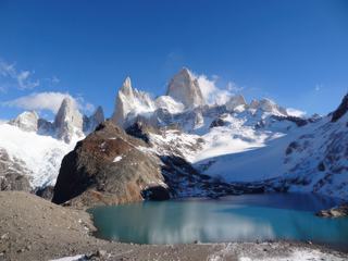 Le majestueux Mont Fitz Roy, situé en Patagonie argentine. Cette magnifique vue récompense les quelques heures de marche nécessaires à l'ascension.