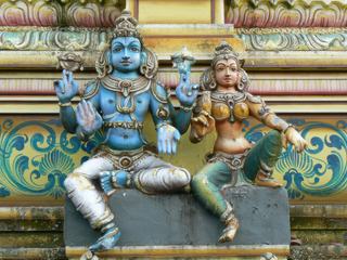 Sri Lanka, 02/2010. Un détail du 'Sita Amman temple' situé à Welimada dédié aux époux Rama et Sita qui, selon la légende du Ramayana dans la mythologie hindoue, incarnaient les époux parfaits et dévoués l'un envers l'autre.