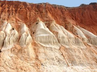 Petit tour au sud du Portugal a coté de la ville de Faro région de l'Algarve. Sa cote richement découpée offre de magnifique panorama de couleur différente les unes des autres