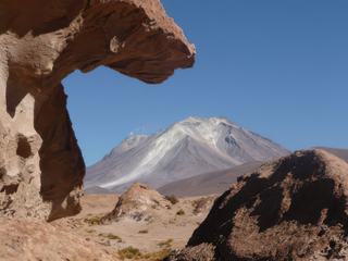 Paysage volcanique du désert d'Uyuni en Bolivie.