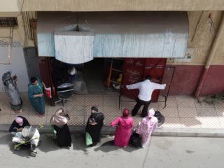 Et si un homme voulait faire du petit commerce avec une large clientèle ?
C'est un réparateur et revendeur du
matériel et outillage de coiffure pour
dames au quartier populaire de la ville
Salé - Maroc