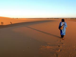 Lever de soleil sur les dunes de Merzouga  (Maroc) (6 mars 2013)