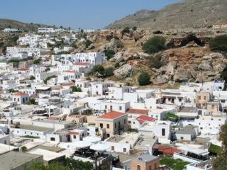 Les toits de Lindos sur l'île de Rhodes