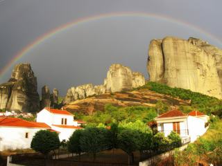Après la pluie vient le beau temps. Les Météores en Grèce.