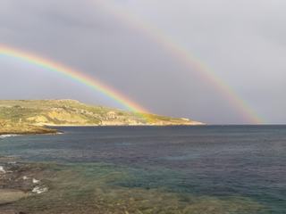 Double arcs-en-ciel sur l'île de Comino (Malte).