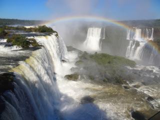 Les chutes d'Iguazu, coté Brésil ; un spectacle superbe, difficile à prendre en photo tant le site est vaste...