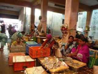 Scène de marché en Inde à Pondicherry
dans le Tamil Nadu