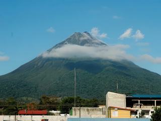 Volcan Arenal sommet dégagé