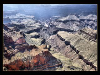 En survolant le Grand Canyon...