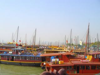 Bienvenue au port de la Baie d'Ha-Long