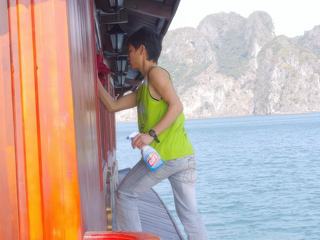 Nettoyage des vitres de notre bateau