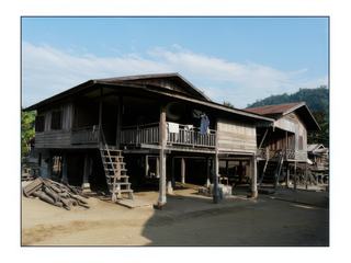 Maisons sur pilotis.