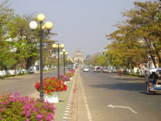 Champs Elysées de Vientiane