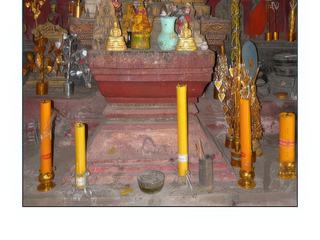 Les offrandes à Bouddha.
