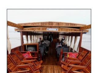 Cet agréable bateau offre une vingtaine de places, nous en profiterons pendant 3 jours avec des escales pour des visites de villages, grottes et pour rejoindre Pakbeng.
