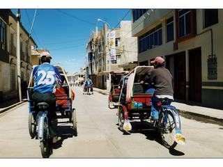 A bientôt, nous partons en vélo-taxi pour embarquer sur un lac mythique...