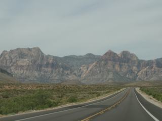 A une vingtaine de km de vegas , le Red Rock