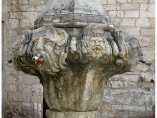 Détail de la fontaine Gigot.