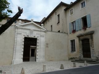 L'hôtel des ducs de Brancas dont l'un fut maréchal de France et ambassadeur de Louis XIV en Espagne.