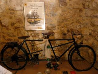 Tandem de marque Wonder(1936), symbole des congés payés.