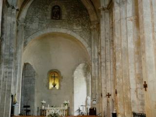 La nef romane.
