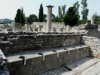 L'ensemble des thermes du centre possédait aussi des latrines.