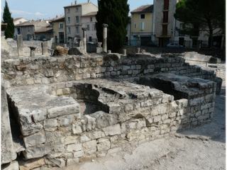 L'évier et les deux fours de la cuisine d ela Maison à l'Apollon Lauré.