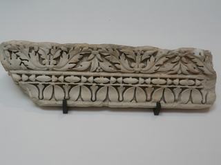 Musée archéologique Théo-Desplans. Fragment de décorations.
