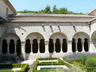 Une dernière vue sur le jardin du cloître.