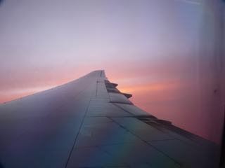 Toujours beau un ciel vu au travers d'un hublot.
