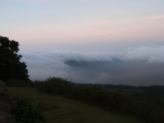 Les autres lodges sont dans la brume ... pas nous.