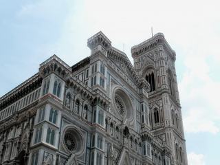 Façade de la cathédrale (duomo) Santa Maria del Fiore.